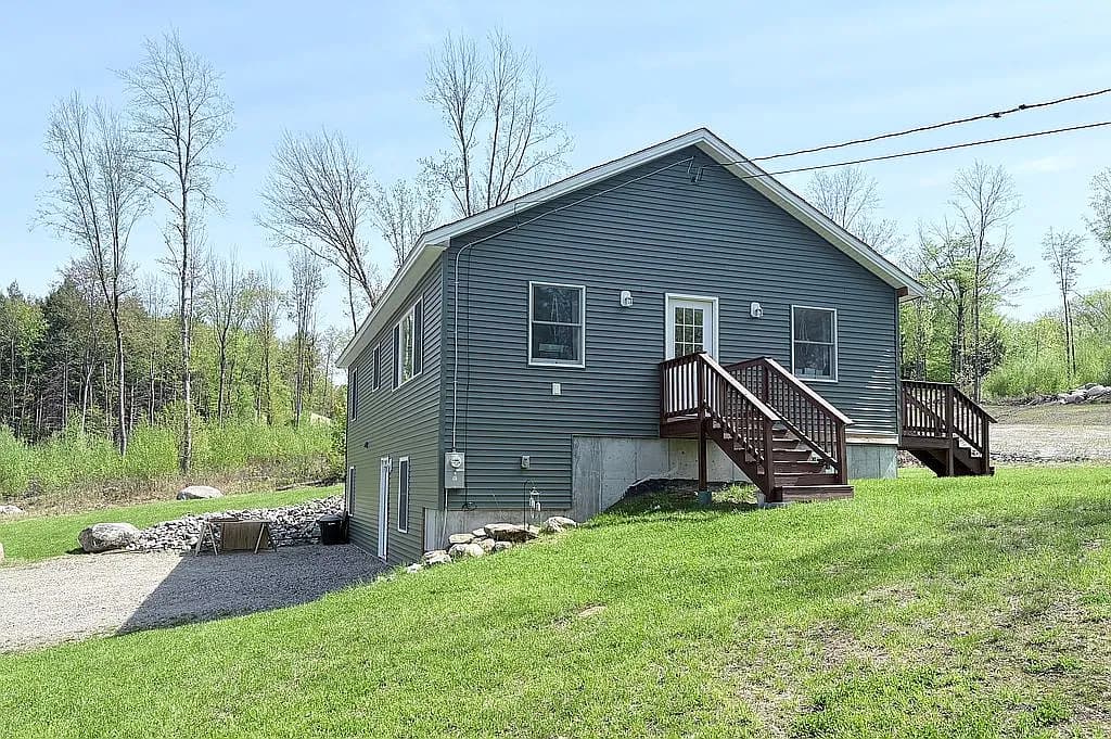108 Old High Rd — exterior photo