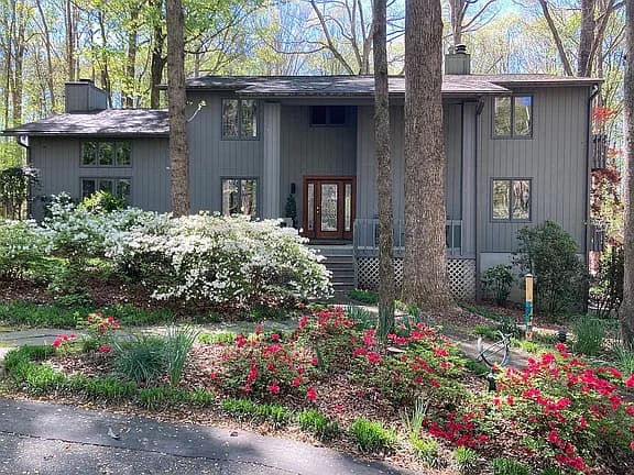 2427 Creekridge Dr — exterior photo