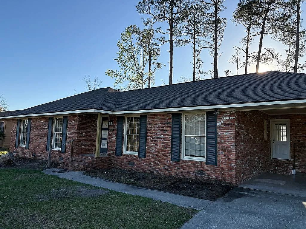 2206 Deborah Dr — exterior photo