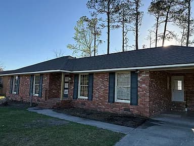 2206 Deborah Dr — exterior photo