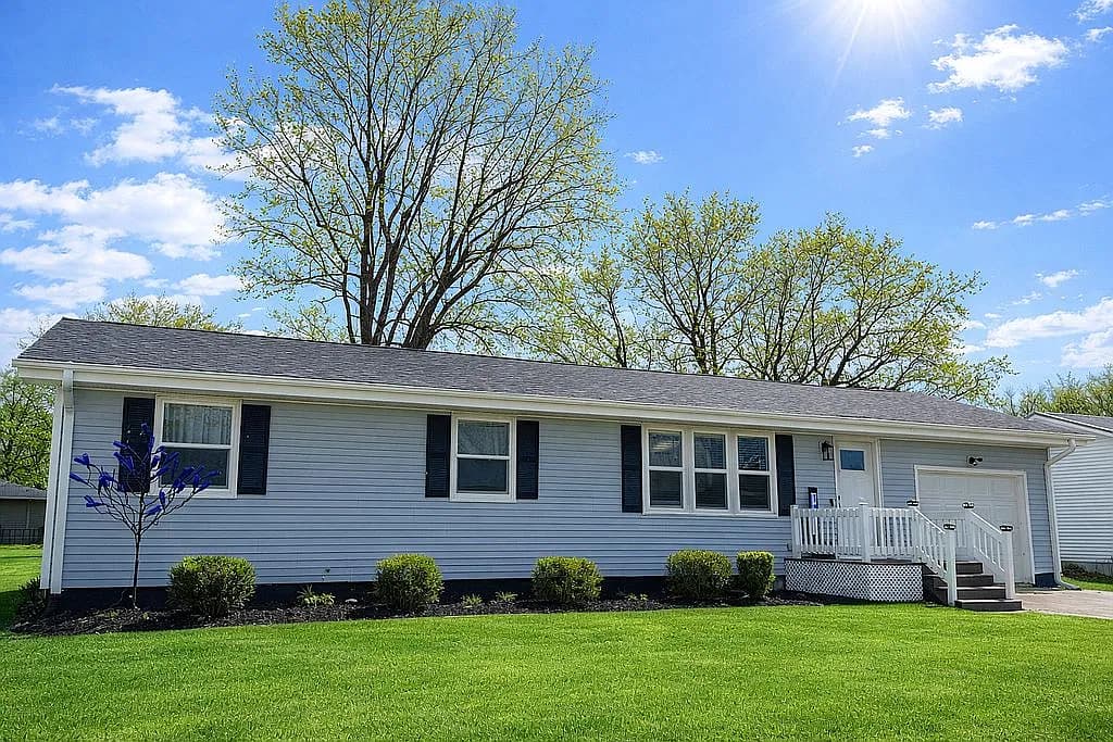 138 Maple Dr — exterior photo