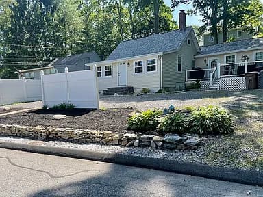42 Spring Glen Rd — exterior photo