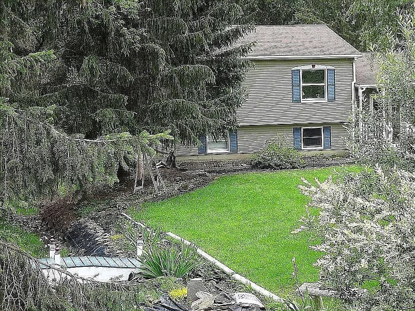30 Hornbrook Rd — exterior photo