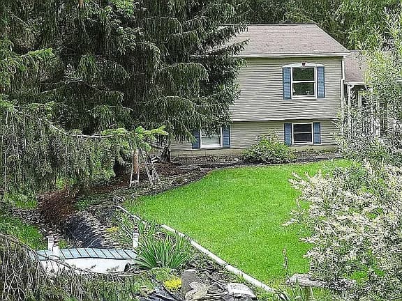 30 Hornbrook Rd — exterior photo