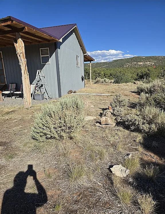 1415 Legend Dr — exterior photo