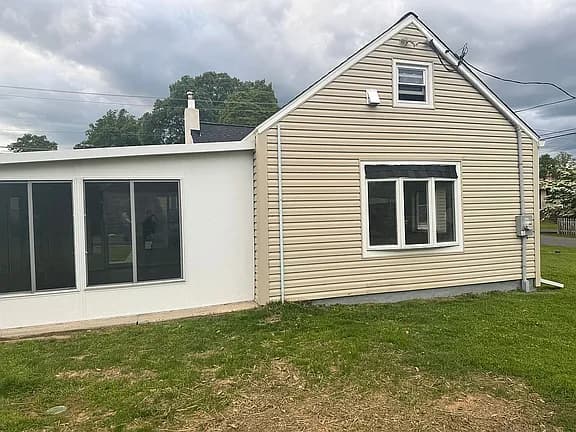 1515 2nd St — exterior photo