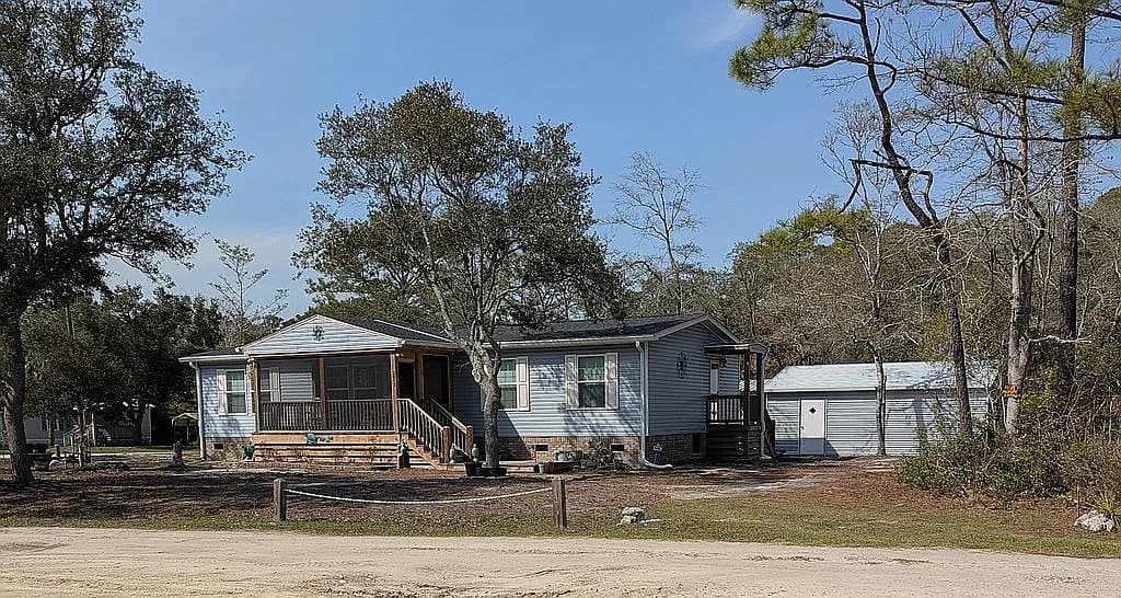 2613 Erwin St SW — exterior photo