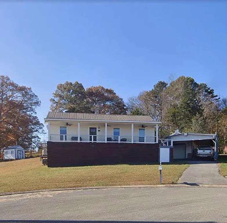 418 Pocahontas Ln — exterior photo