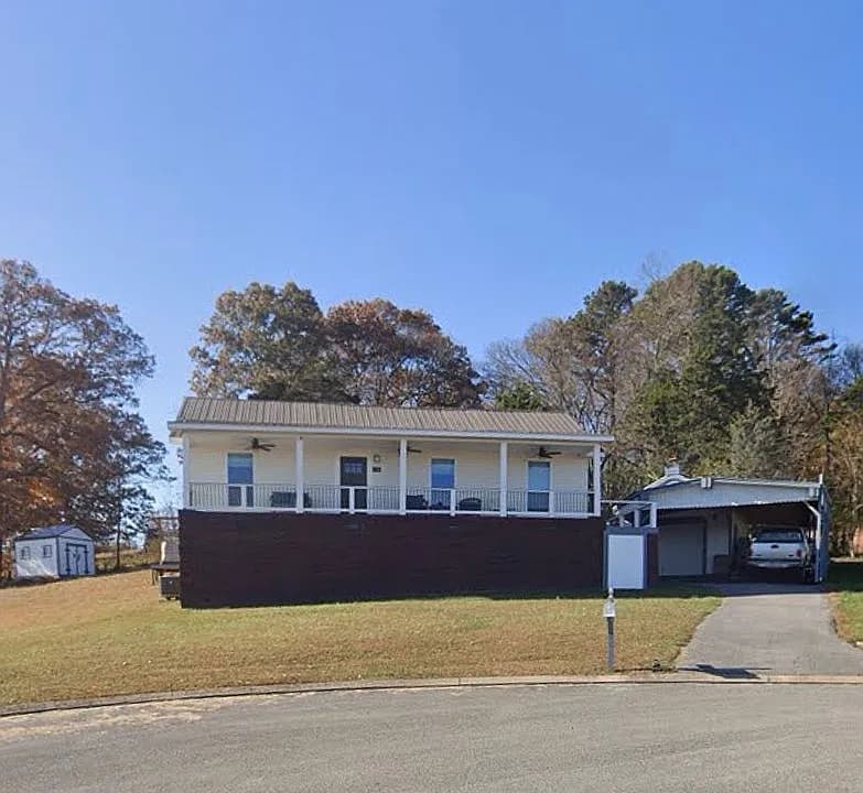 418 Pocahontas Ln — exterior photo