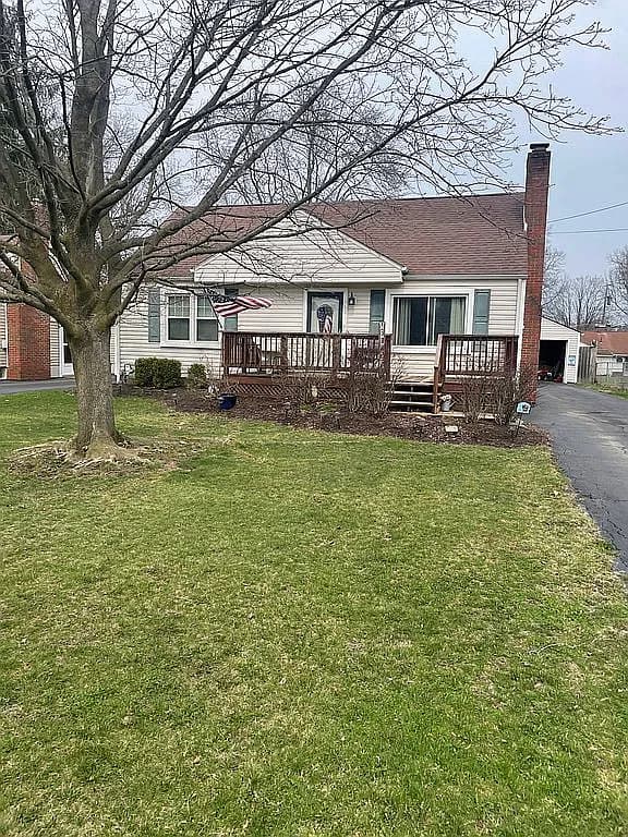 160 Rockdale Ave — exterior photo