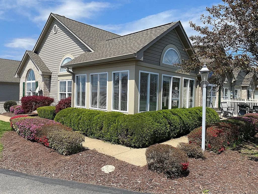 3041 Kensington Ct — exterior photo