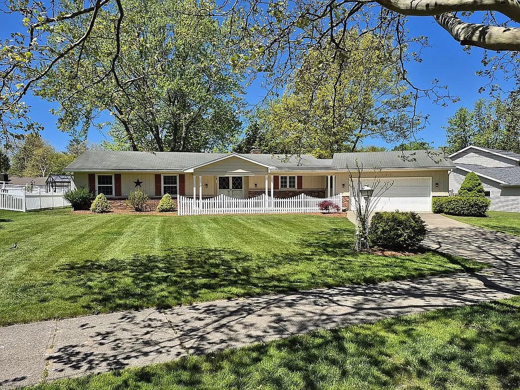 164 Euna Vista Dr — exterior photo