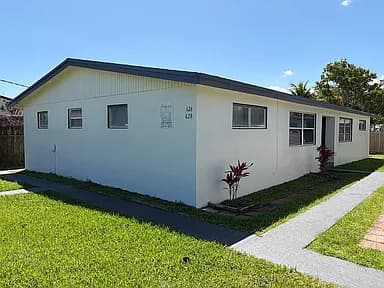 626 SW 4th Ave #1-2 — exterior photo