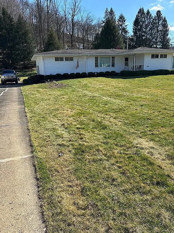 421 Winter Ave — exterior photo