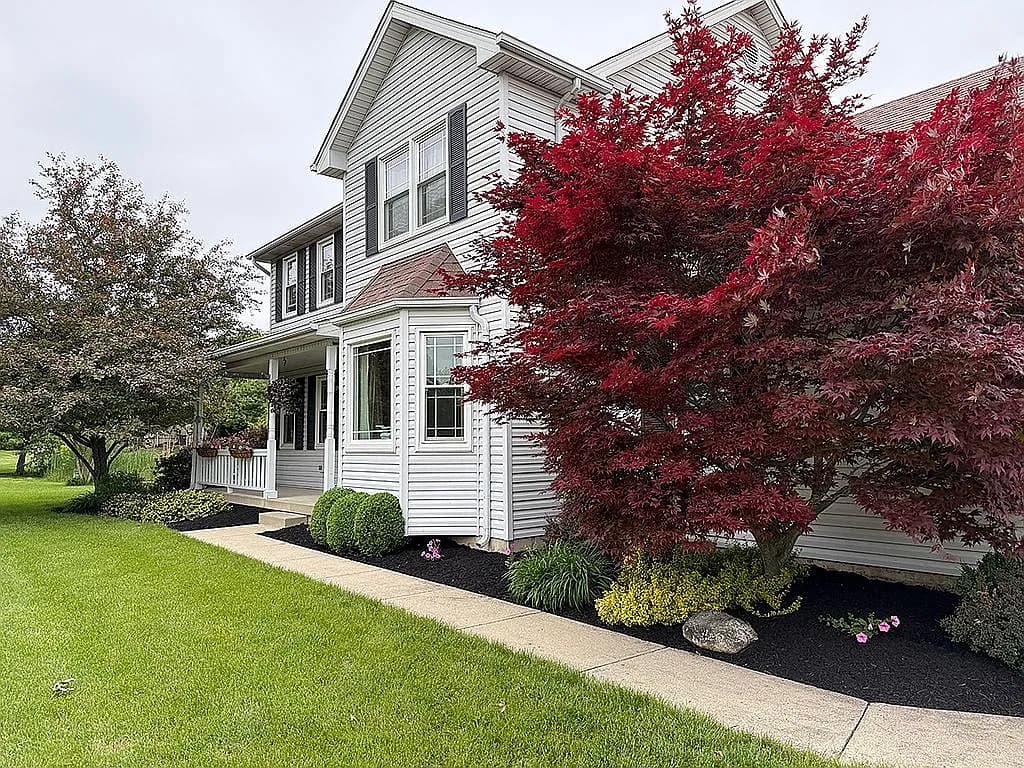 5215 Horse Shoe Dr — exterior photo