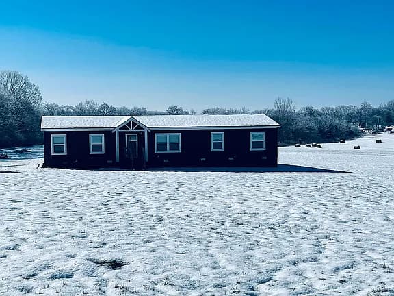 25 Sawyer Rd — exterior photo