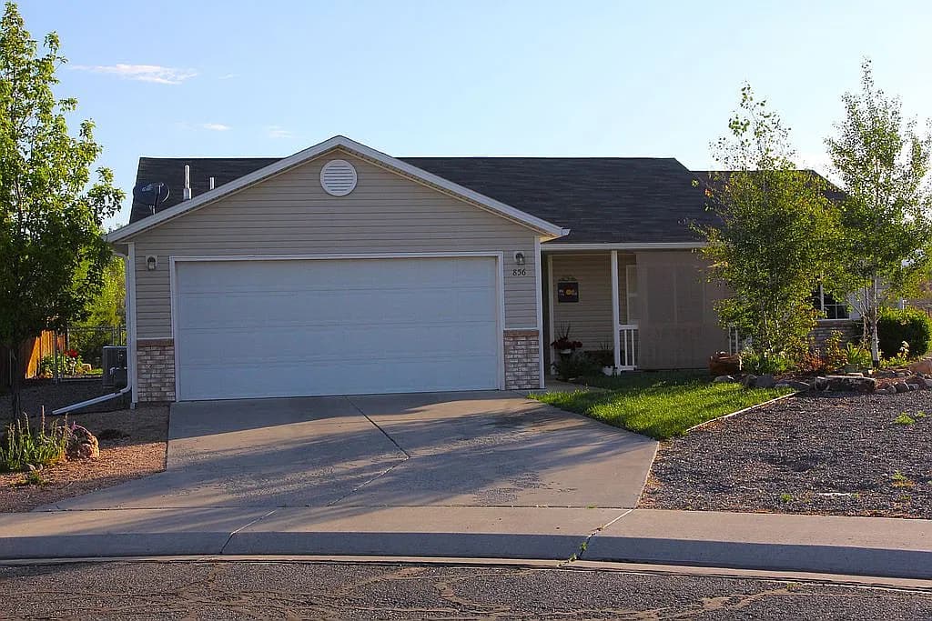 856 Barnwood Rd — exterior photo