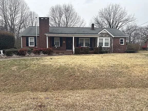 907 Sparta Rd — exterior photo