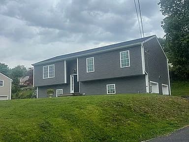 30 Lillian Ave — exterior photo