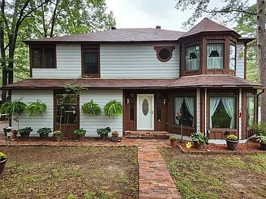 122 N Woodland Dr — exterior photo