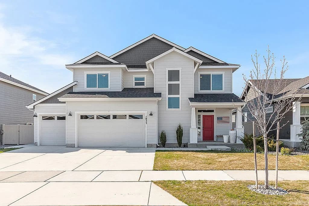 1033 E Percival Ln — exterior photo