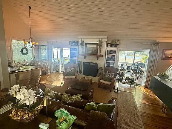 108 S Watersedge Ln — exterior photo
