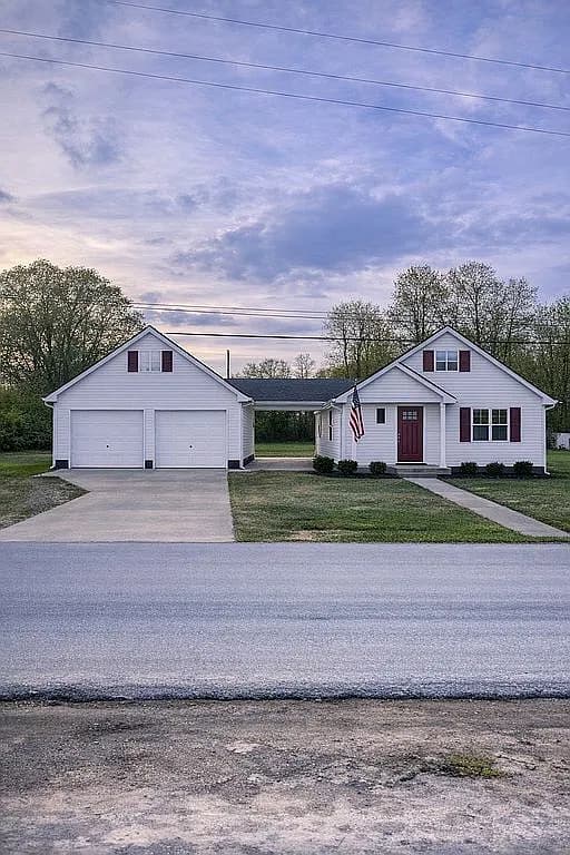 110 Ingram St — exterior photo