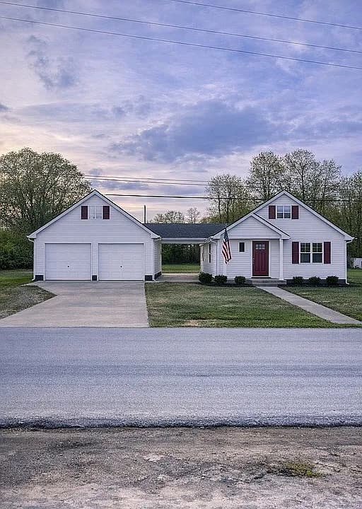110 Ingram St — exterior photo