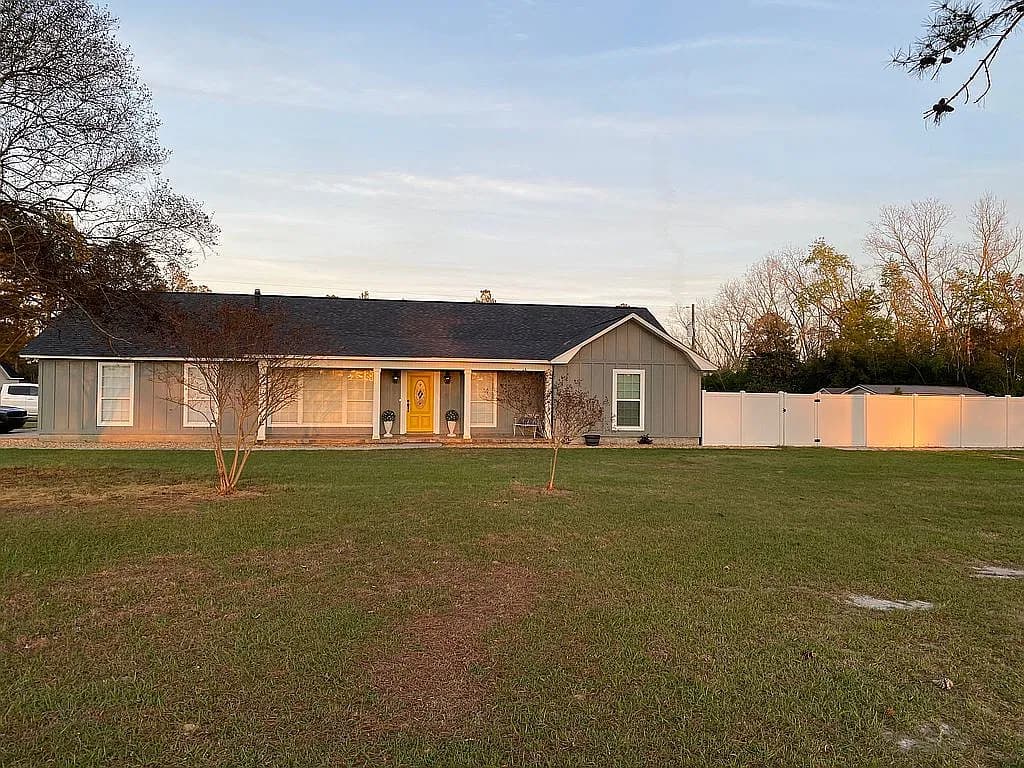 1375 Baymeadows Dr E — exterior photo