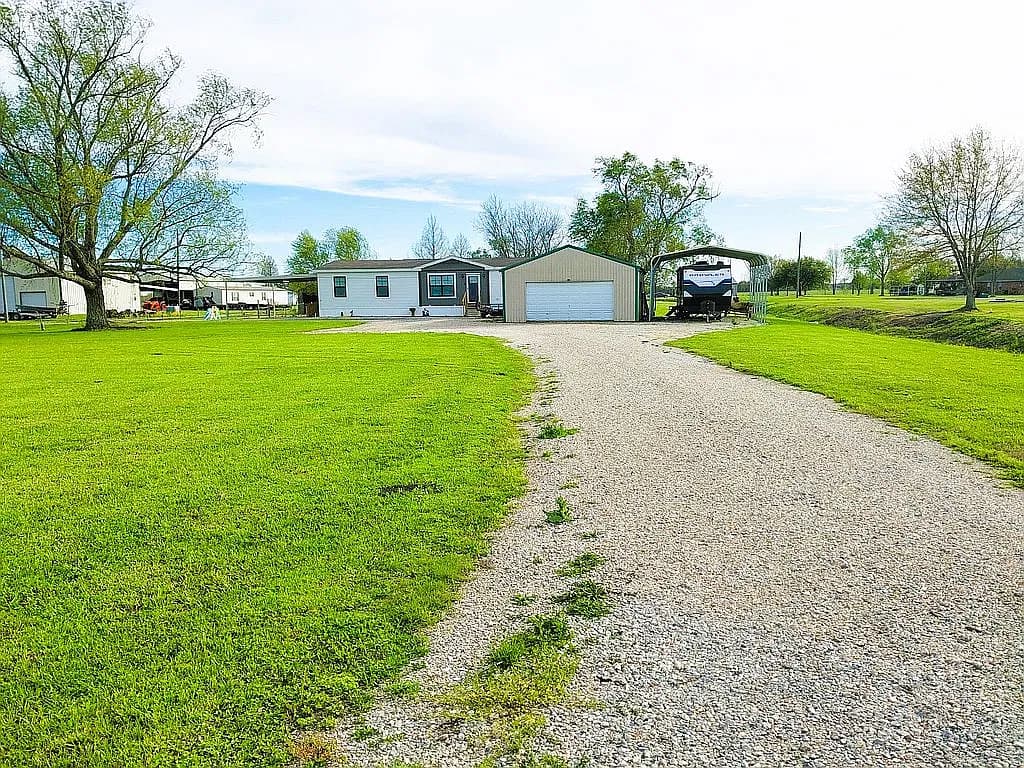 2602 Vida Shaw Rd — exterior photo