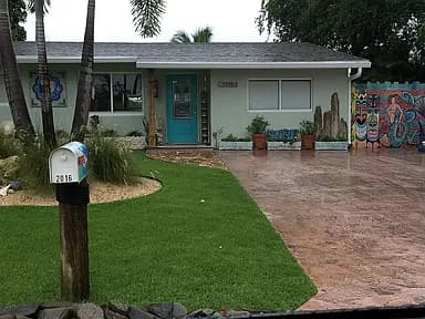 2016 Vista Dr — exterior photo