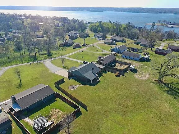 31948 Dogwood Cir — exterior photo