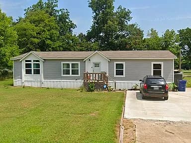 204 Willis Dr — exterior photo