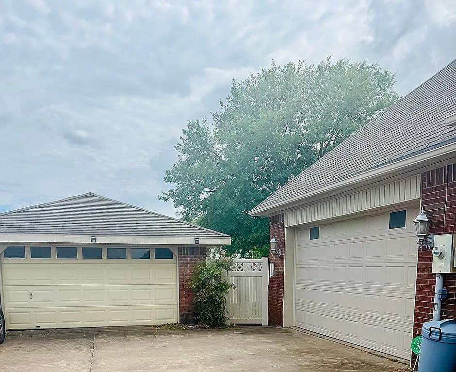 604 Nelson Ln — exterior photo