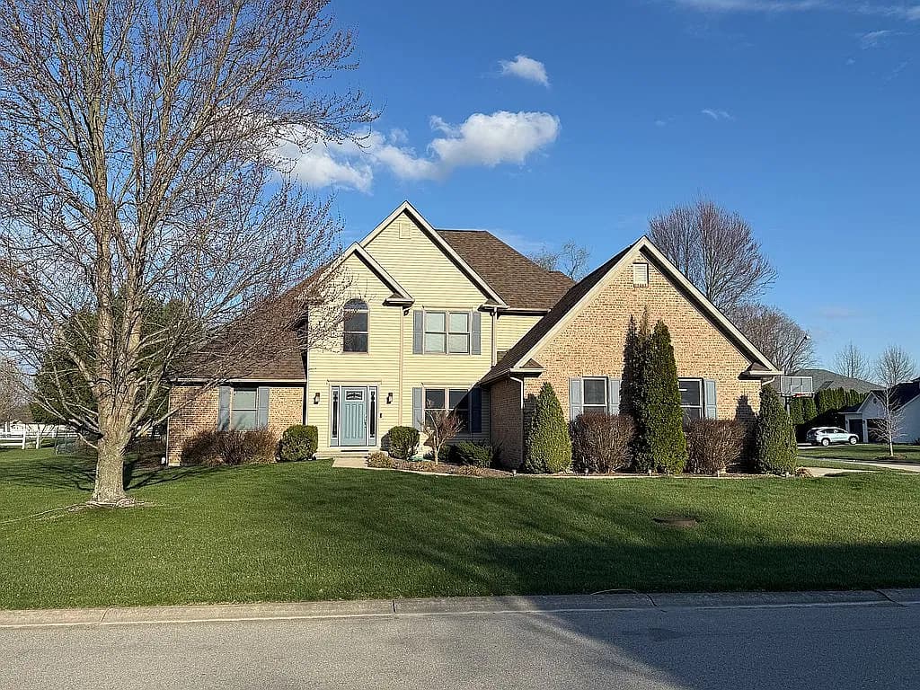 350 Arlington Dr — exterior photo