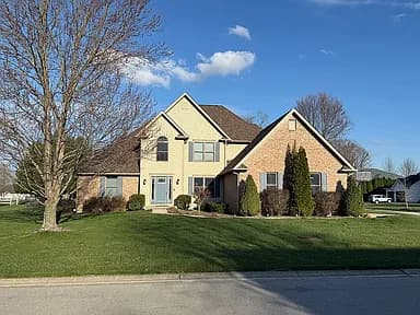 350 Arlington Dr — exterior photo