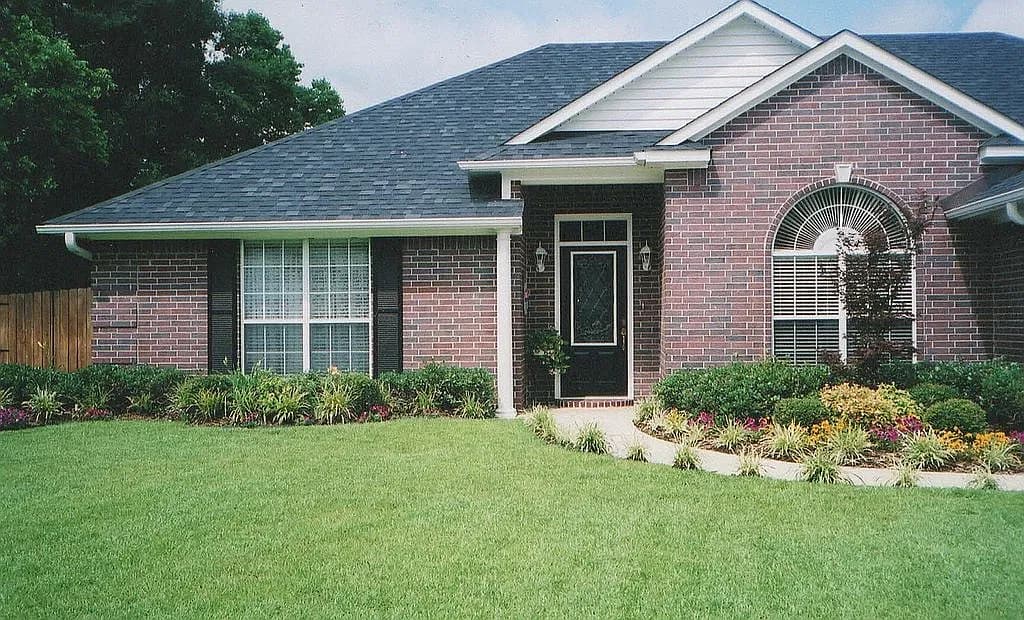 2405 Tyler Ln — exterior photo