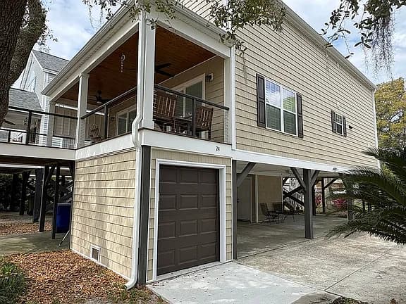 24 N Oak Dr — exterior photo