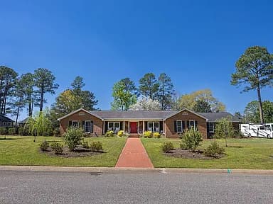 1204 Cambridge Rd — exterior photo
