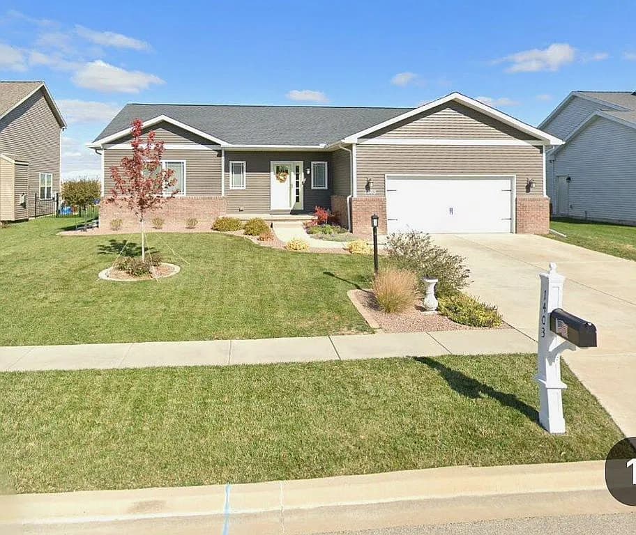 1403 Westminster Dr — exterior photo