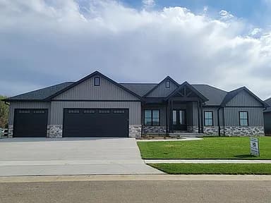 4614 August Ct — exterior photo