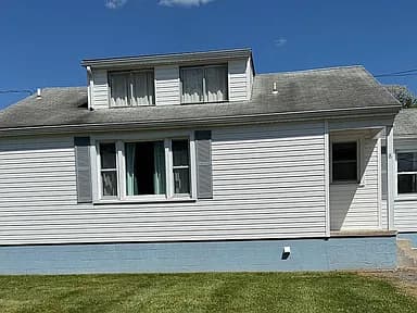 8 Elm St — exterior photo