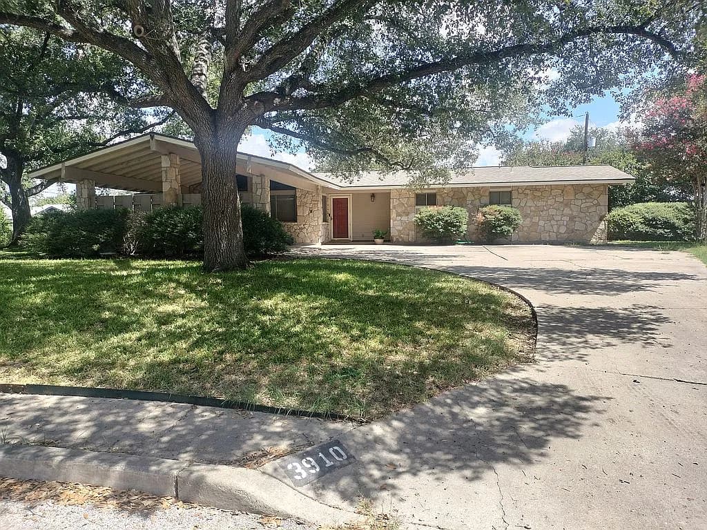 3910 Starburst Cir — exterior photo