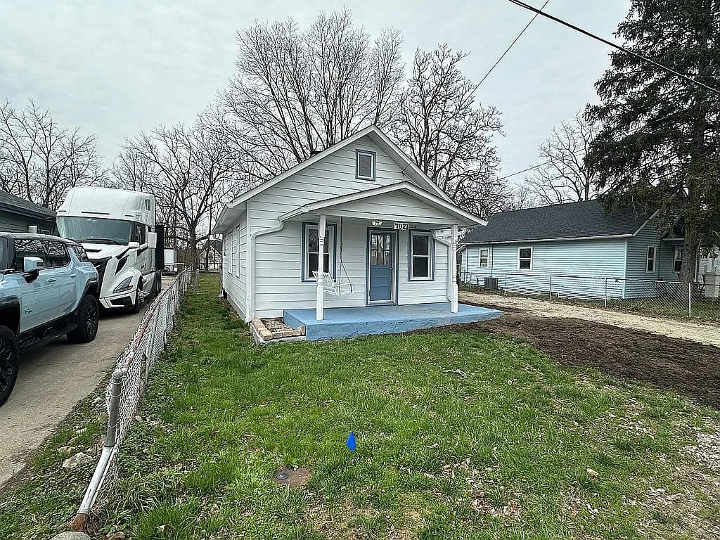 7921 3rd St — exterior photo