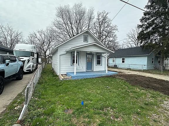 7921 3rd St — exterior photo