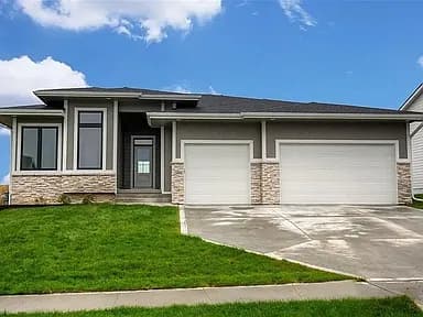1904 Serenity Cir — exterior photo