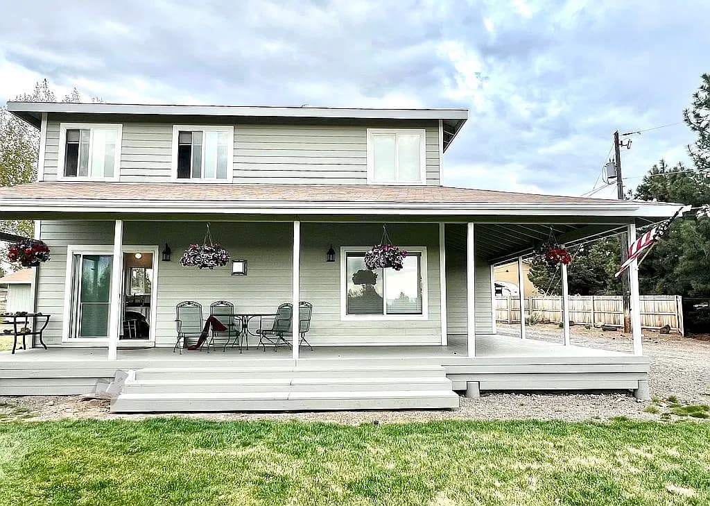 8476 SW Corner Pl — exterior photo