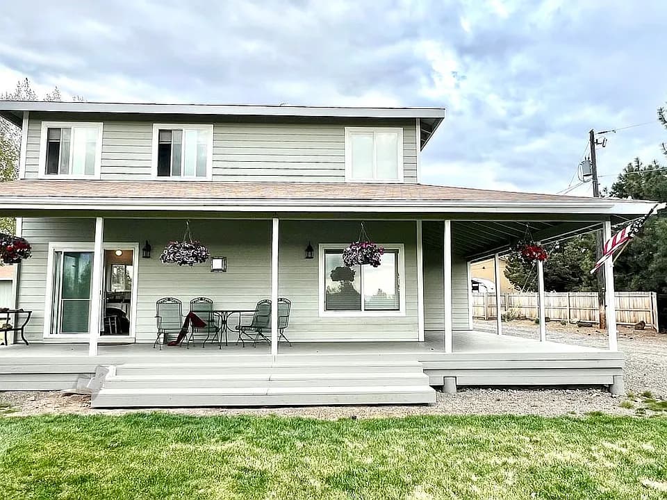 8476 SW Corner Pl — exterior photo