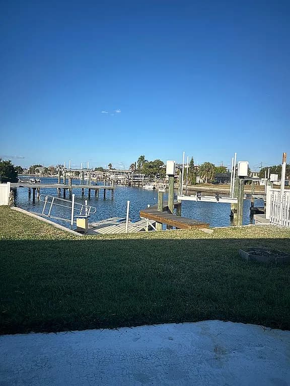 6421 Boatyard Dr — exterior photo