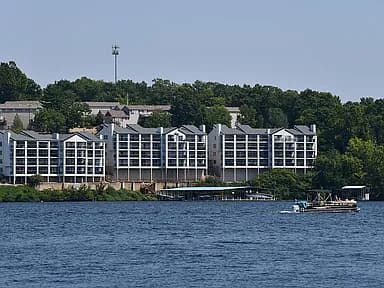 4897 Bridgepointe Dr Unit 132 — exterior photo